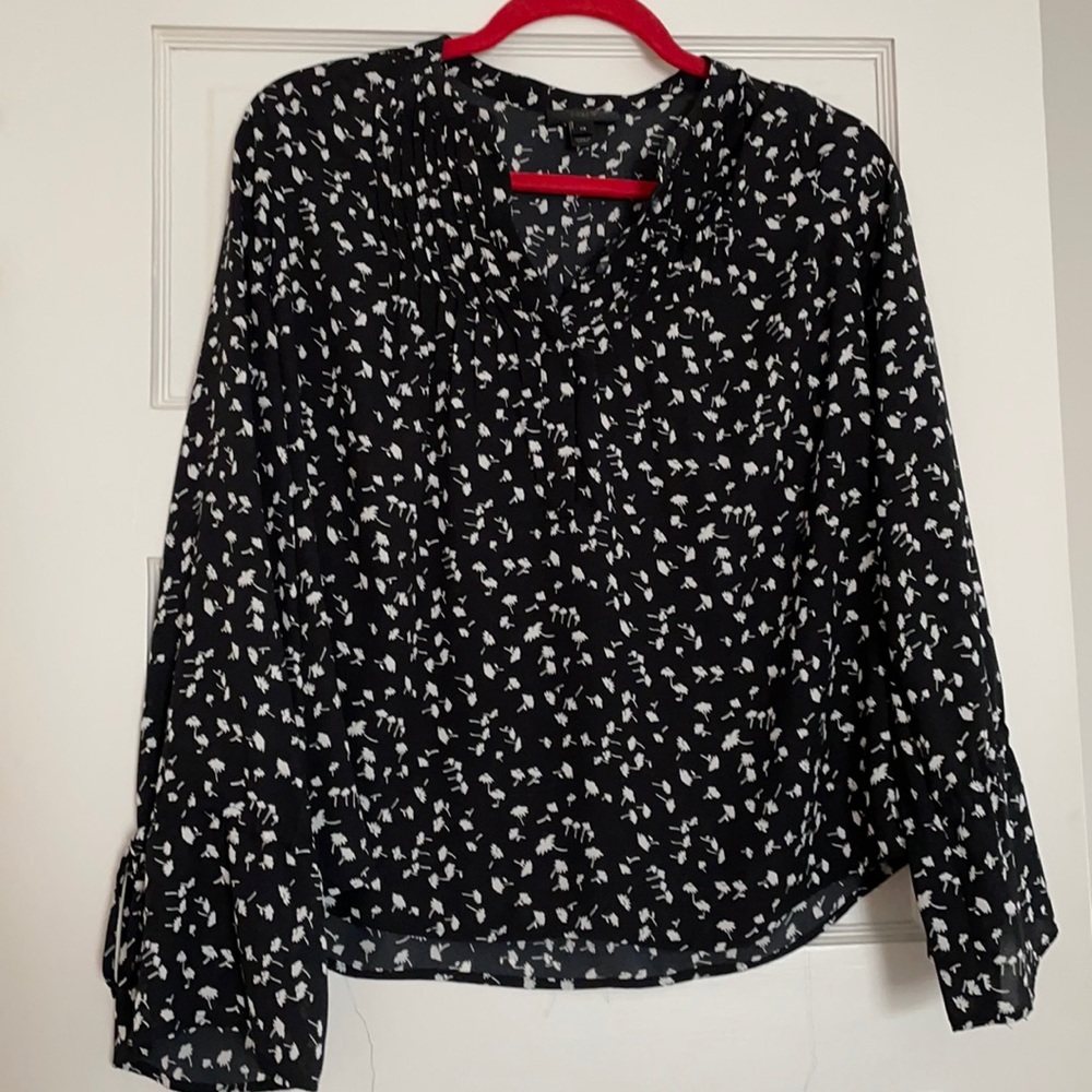 XS J Crew black and white blouse